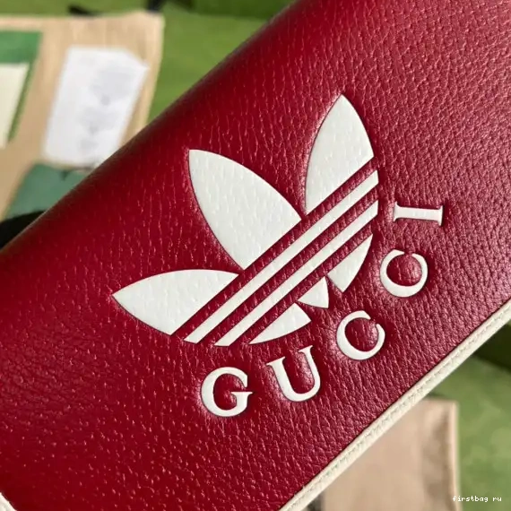 First bag ru Adidas Gucci with x chain wallet 0706